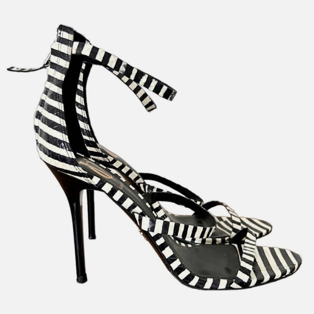 Vince Camuto. Black & White stripe stiletto. Size 8.5